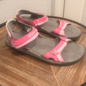 Columbia brand size 6 Velcro closure sandals